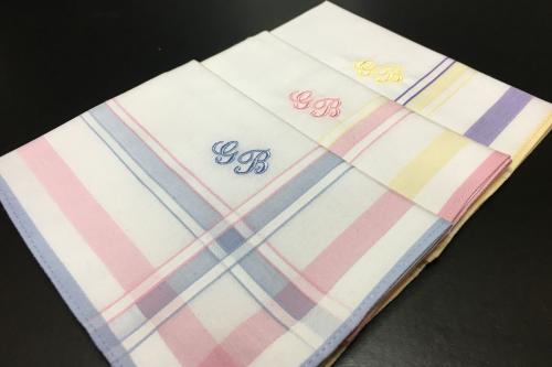 Taschentuch Gina mit Stickerei / Monogramm